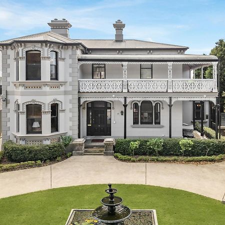 Отель The Mansion Ньюкасл Экстерьер фото